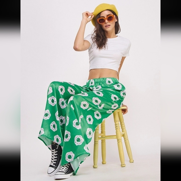 NWT SPACE TRAVELER ALIEN PRINT SATIN STRAIGHT LEG PANT, VARIOUS SIZES - Picture 5 of 9